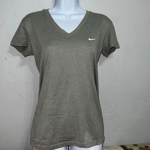 Nike women’s top